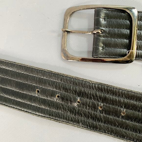 YVES SAINT LAURENT Size M Black Quilted Leather Belt